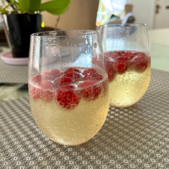 Meet your Posher, Julie - Picture 1 of 1